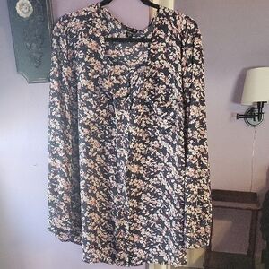 Floral Blouse with Long Sleeves